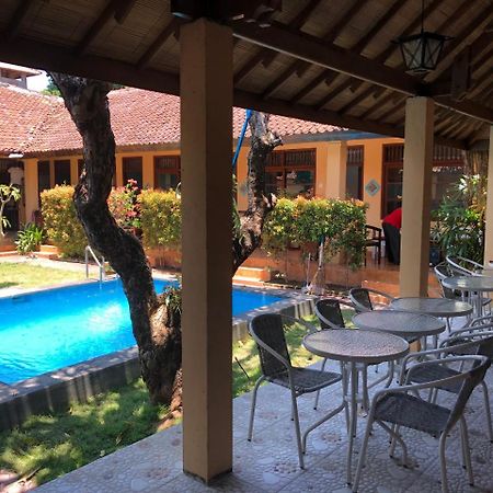 Mangga Bungalow Санур Экстерьер фото